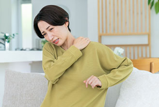 五十肩のイラスト