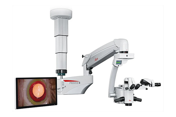 眼科用顕微鏡(Leica Proveo 8)