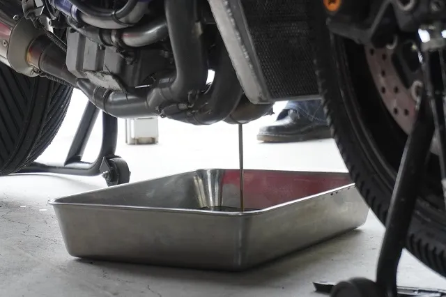 オイル抜き取り