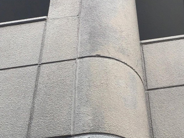 外壁に色あせしてきた