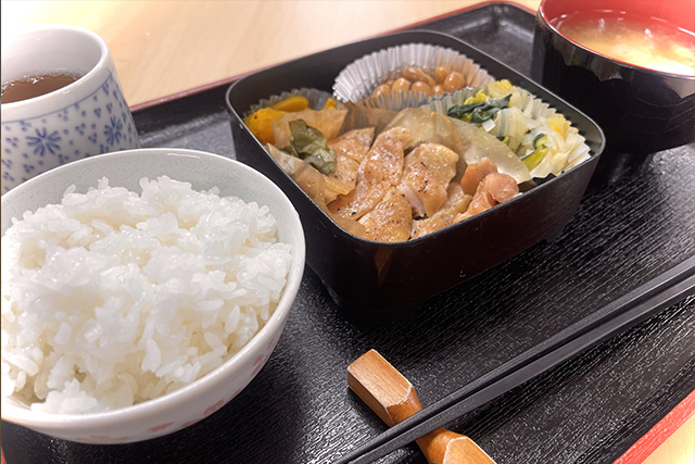 お食事・散髪が無料