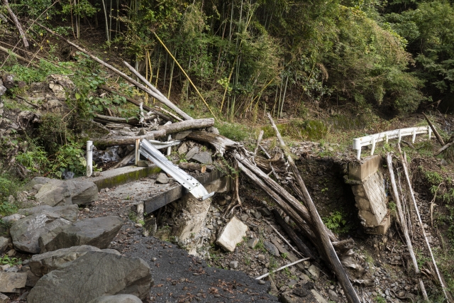 土砂崩れ