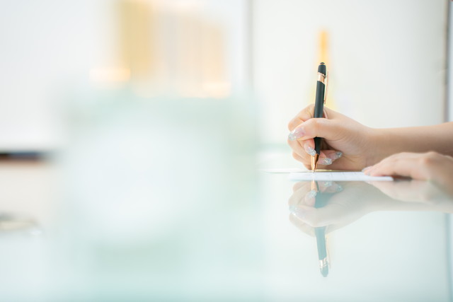 羽ペンのイラスト