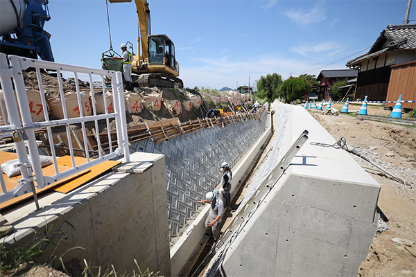 河川改修工事(護岸補強)