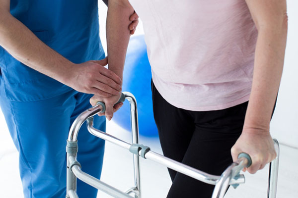 要介護状態の人を受け入れます