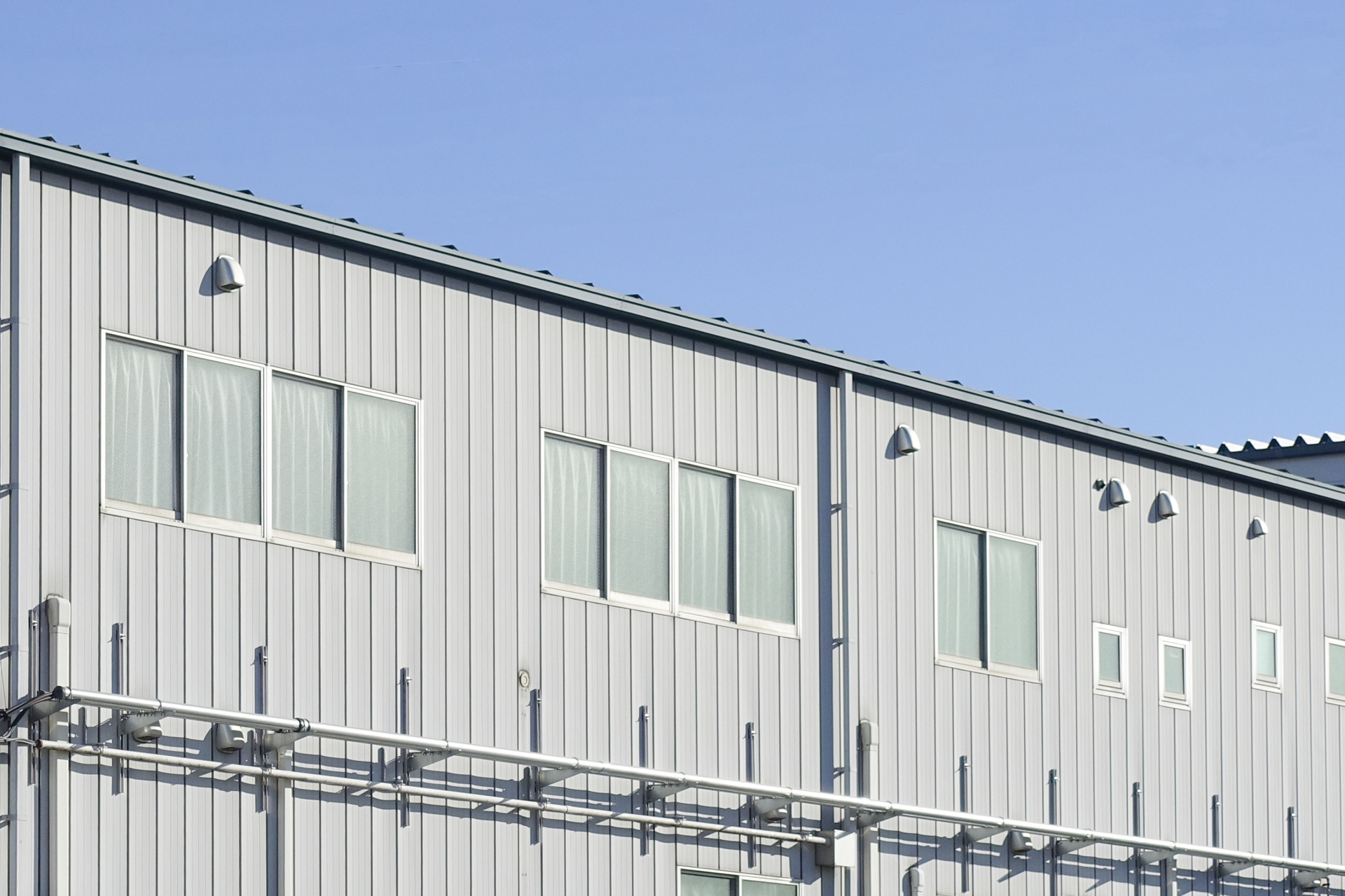 業務用冷蔵庫・冷凍庫・プレハブ工事の設置イメージ