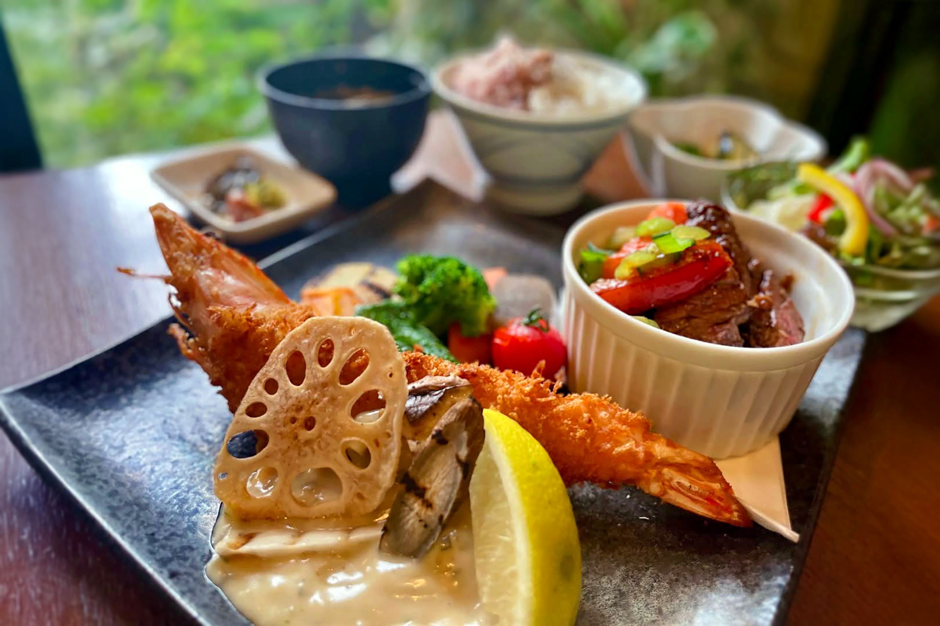 カフェレストラン NEW GREEN｜香川県琴平町のレトロ喫茶・手作り洋食と