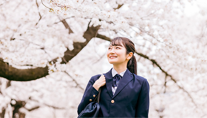 制服を着た学生