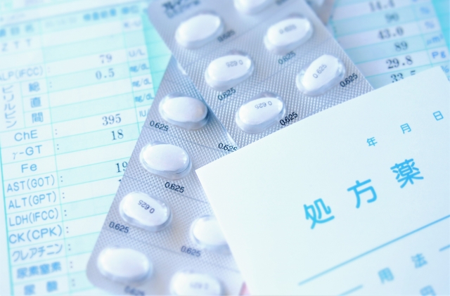 悩んでる人のイメージ