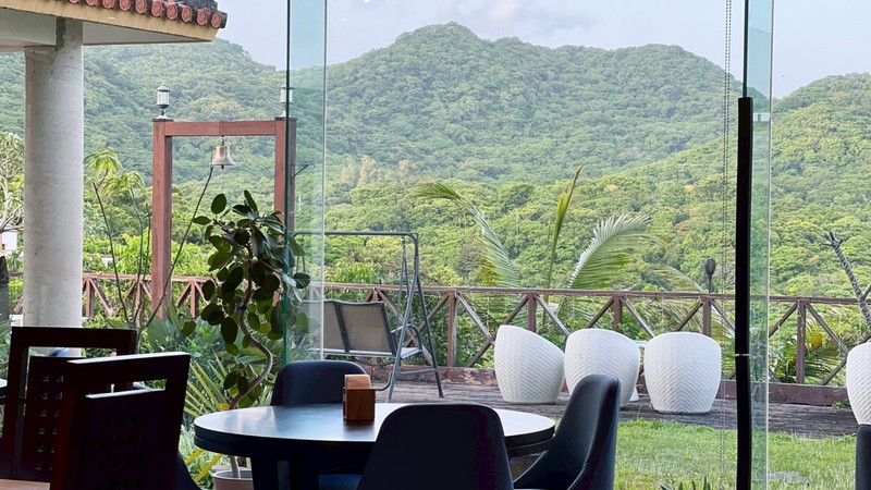 3つラウンジで無料ドリンク＆軽食