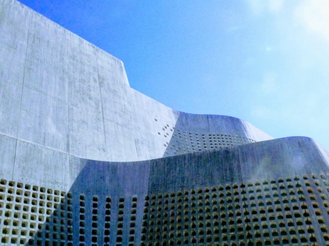 沖縄県立美術館