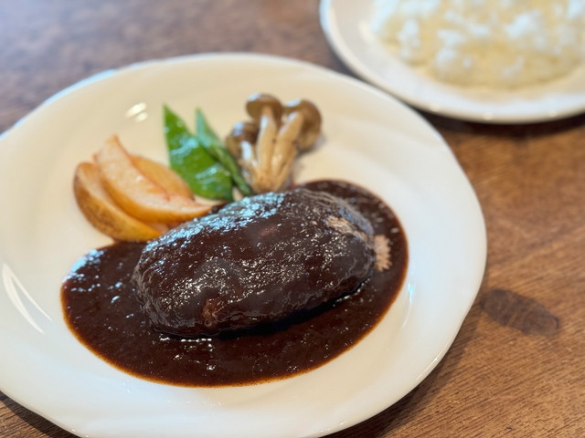 国産黒毛和牛100％ハンバーグステーキ