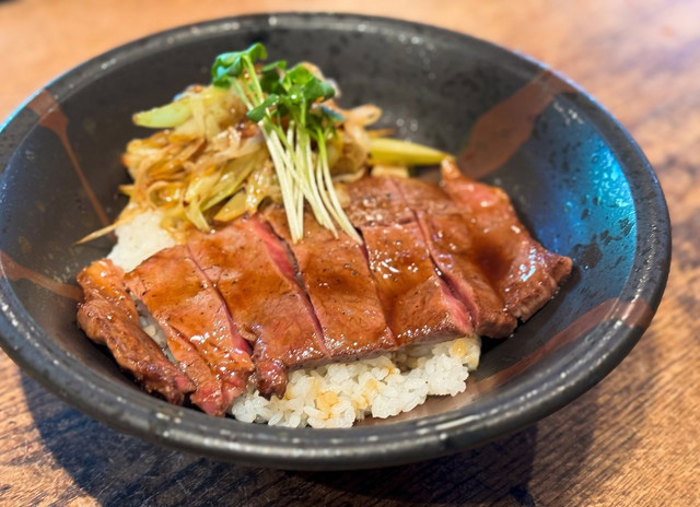 黒毛和牛ステーキ丼