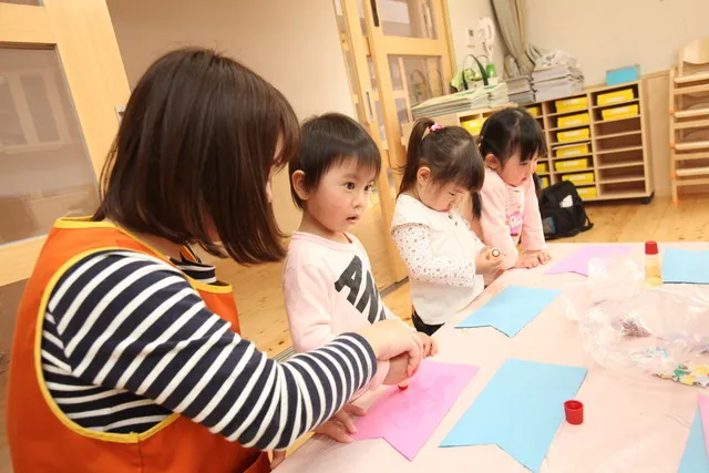 お絵描きのイラスト