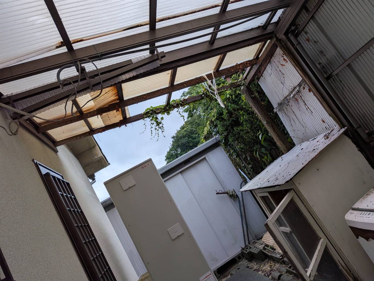 愛媛県松山市 うさぎ小屋 解体撤去工事｜解体前の状況