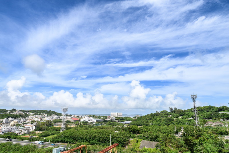 高台にあるヤードから見える北中城村の景色
