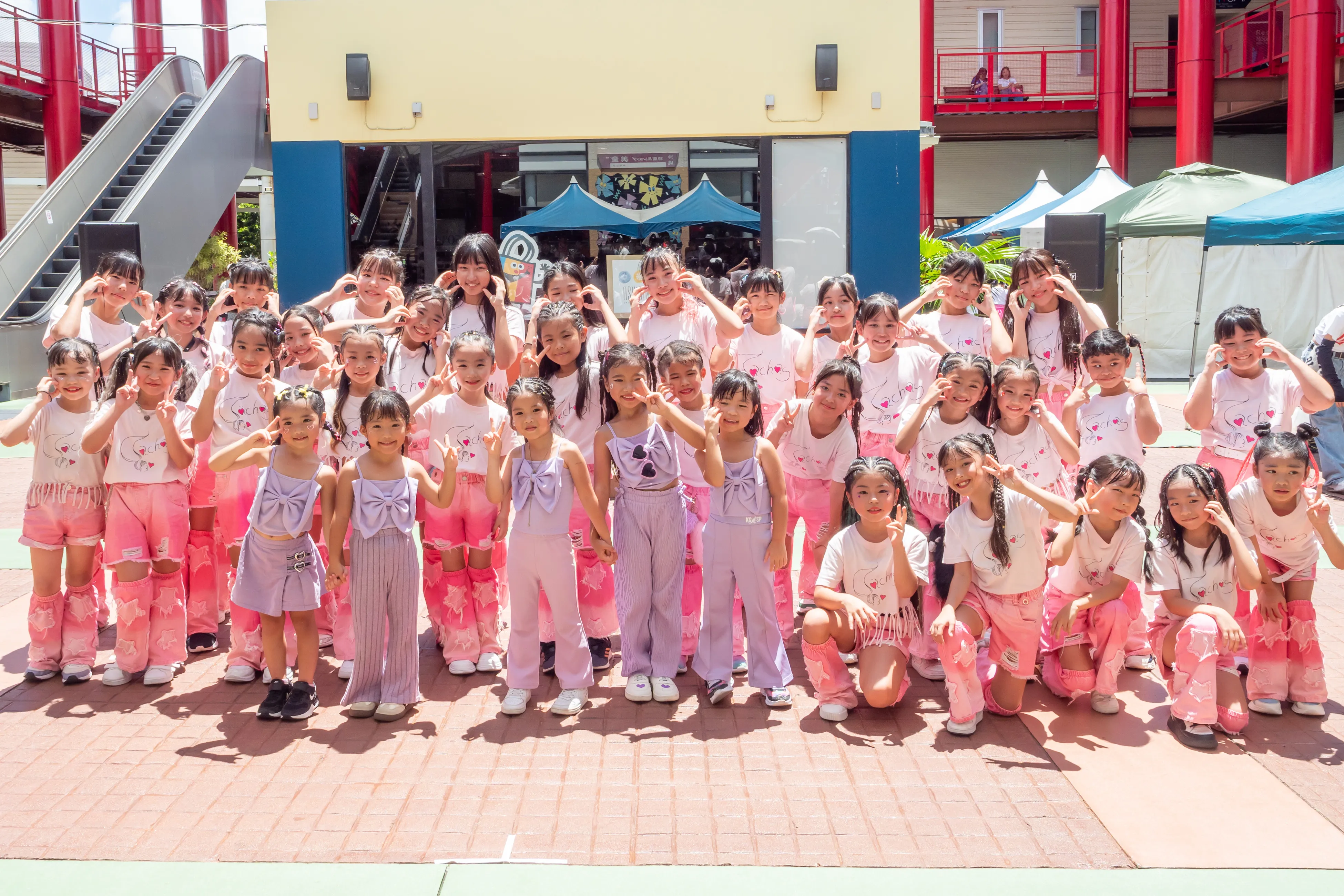 CACHAS Entertainment Schoolの集合写真