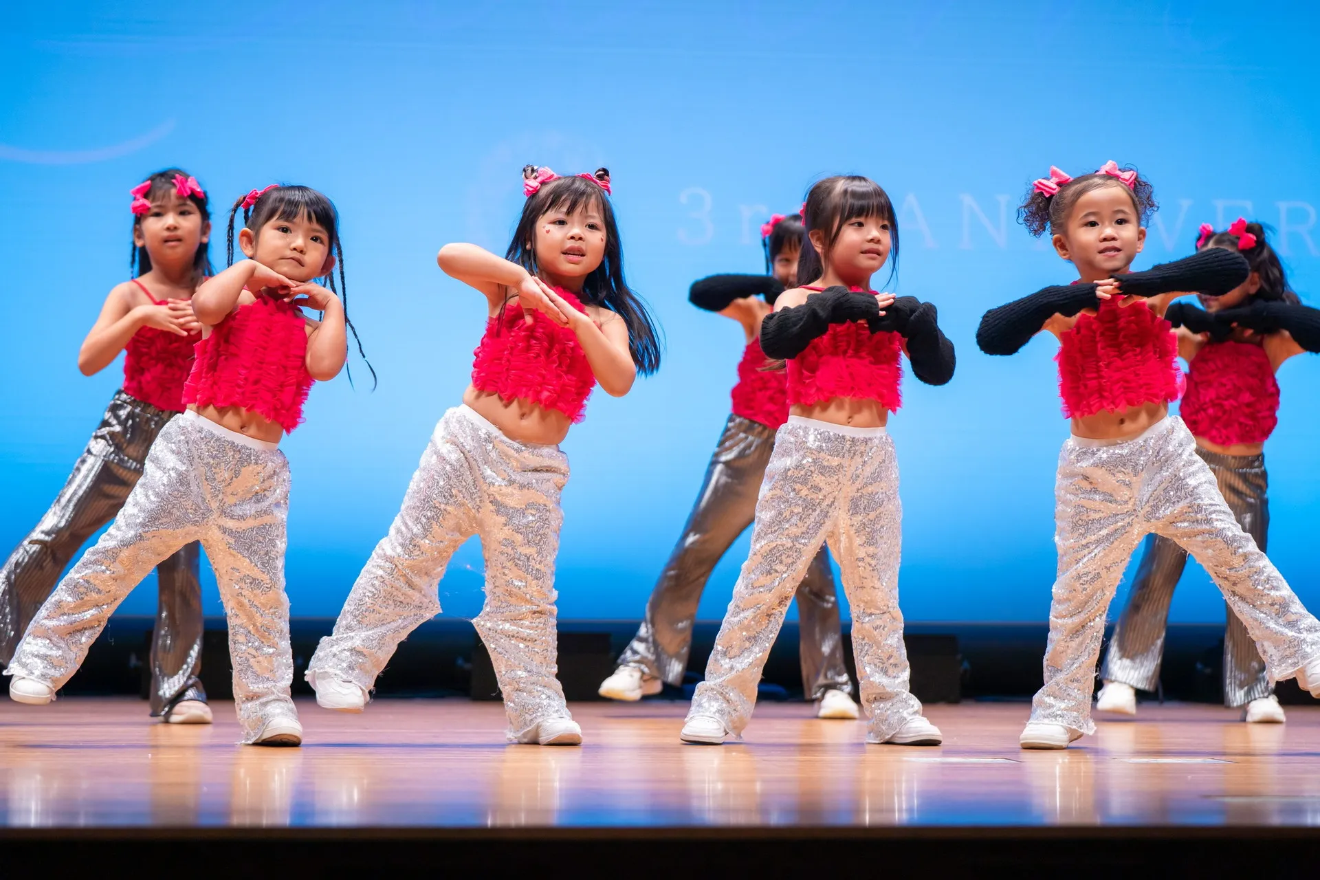 CACHAS Entertainment Schoolのステージパフォーマンス