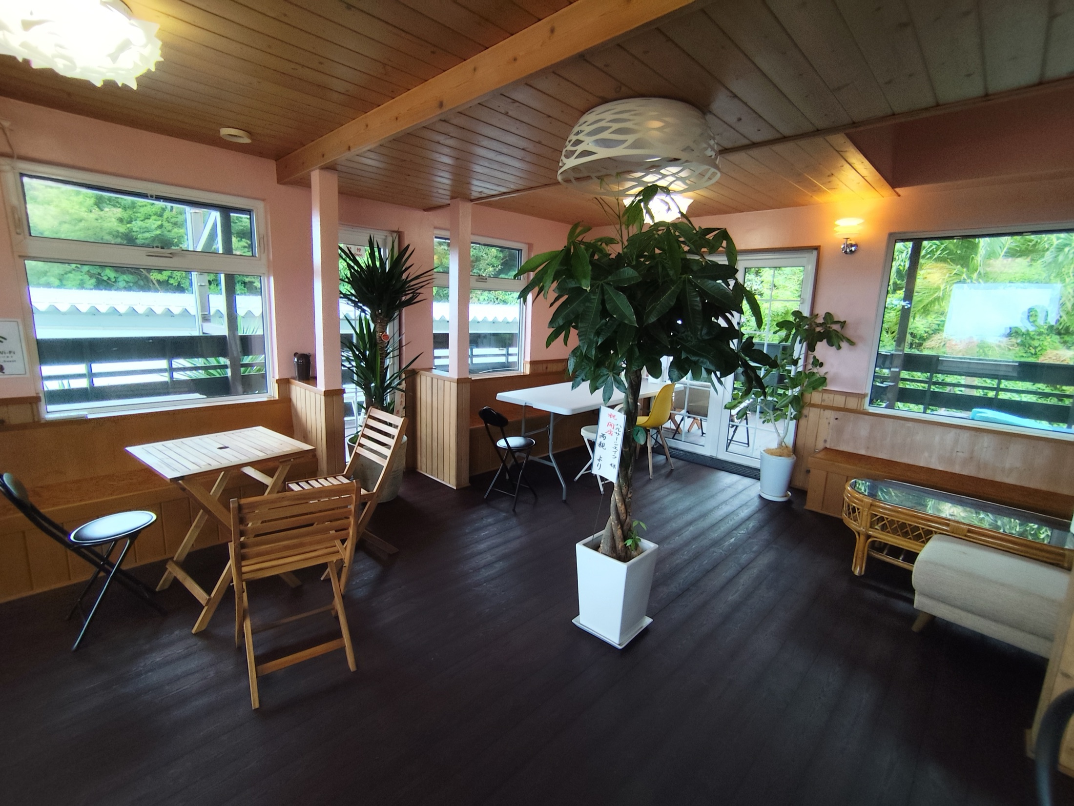 ハルサーシェイクの店内