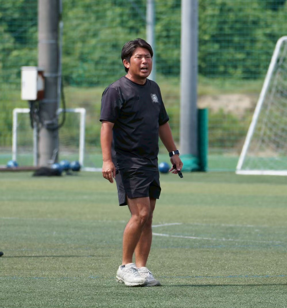 代表監督 兼 U-12監督 朝田真生