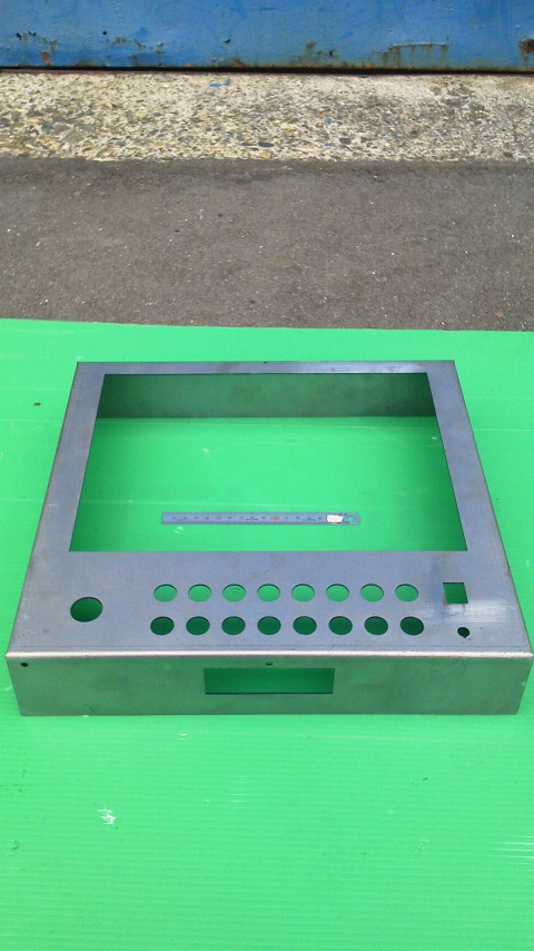 ステンレス製筐体