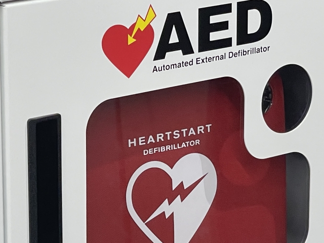 AED(自動体外式除細動器)