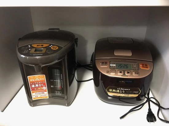 KYアパートメント 電気ポットと炊飯器