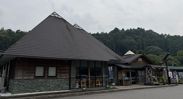 施設全体図（駐車場・トイレ位置など）