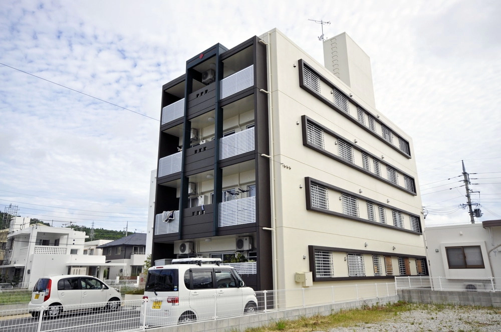 共同住宅 RC造・4階建 与那原町東浜
