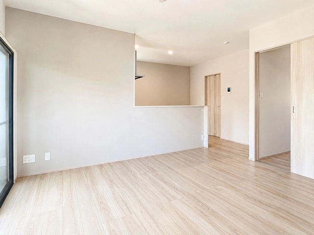 クロス・フローリング張替後のLDK