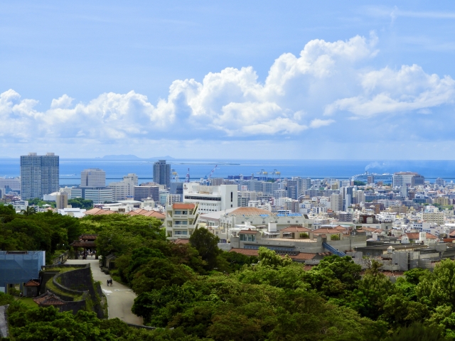 沖縄本島の市街地