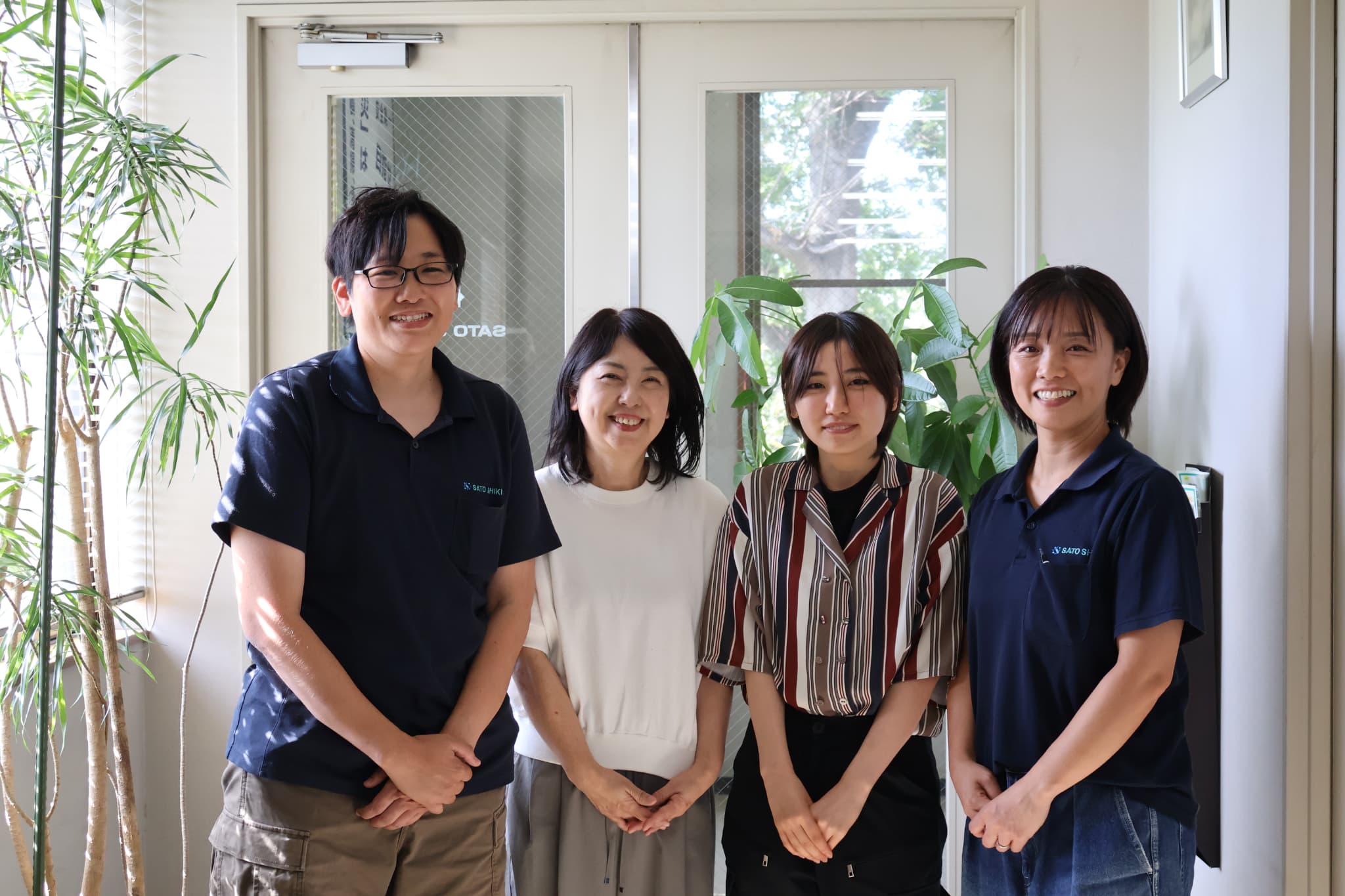 笑顔の社員たち
