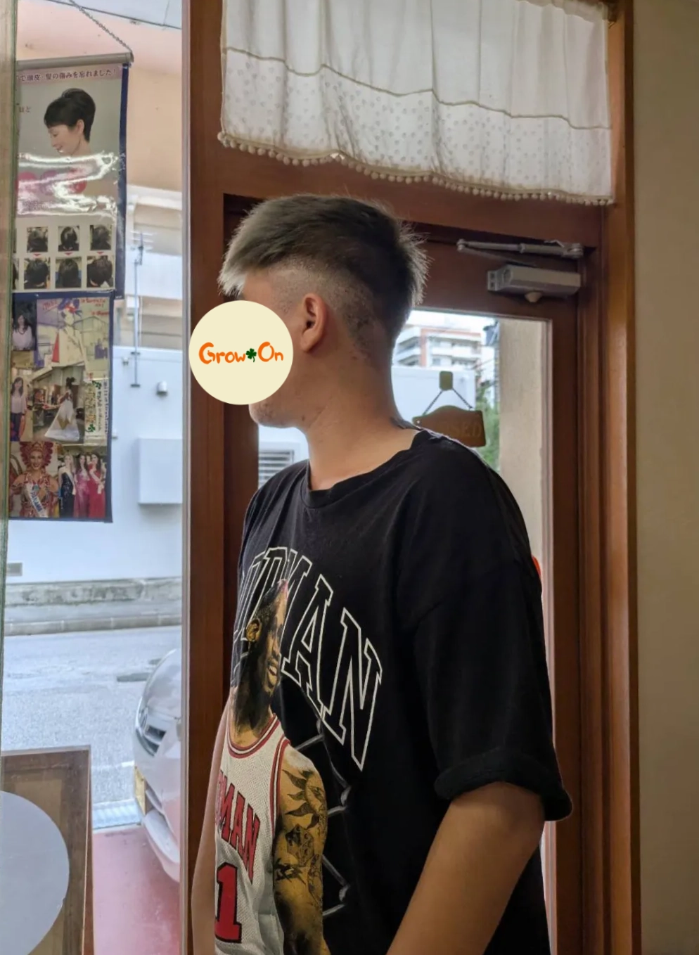 ショートヘアのサイド