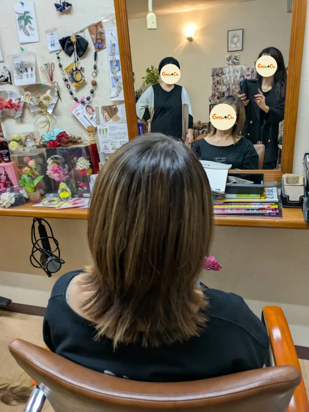 レイヤーヘアの後ろ姿