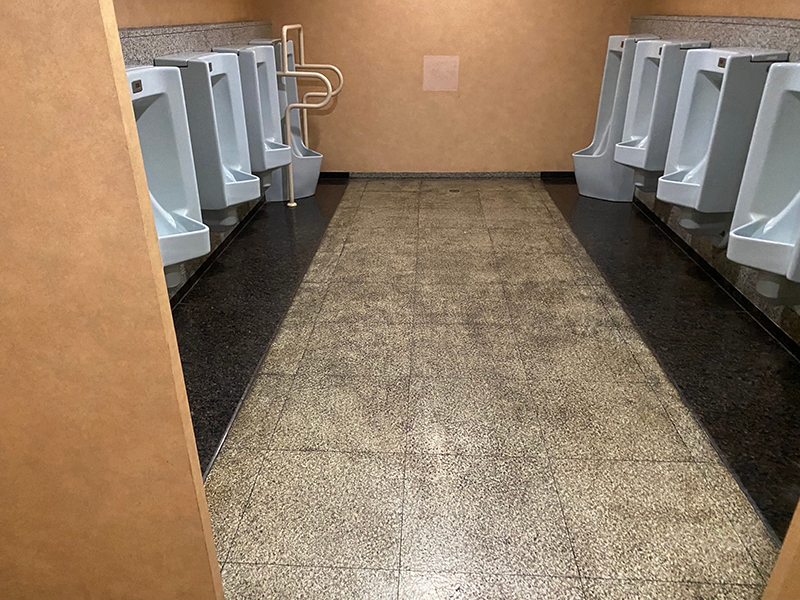 施設トイレ剥離洗浄