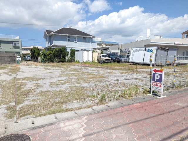 広い駐車場