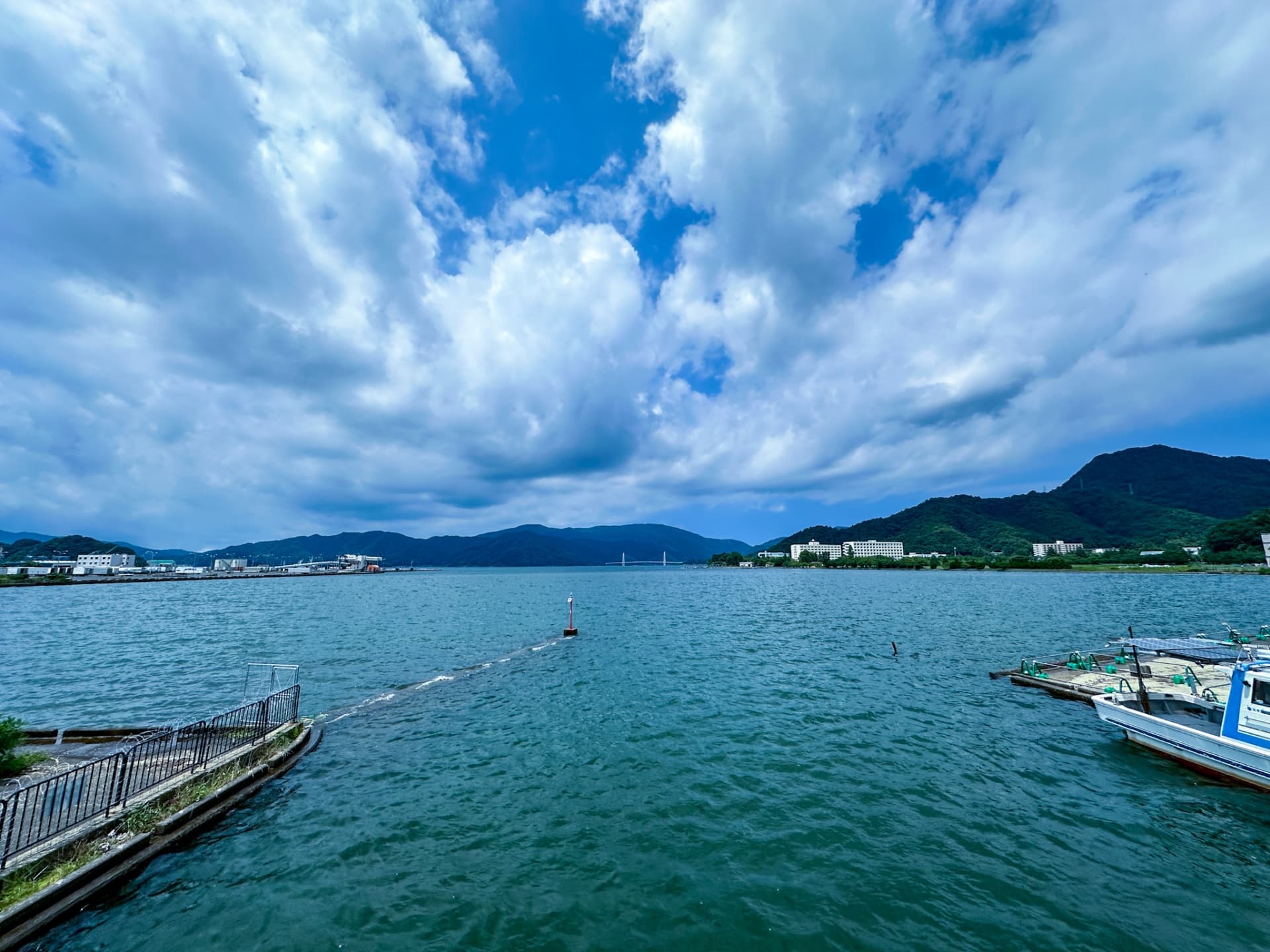 舞鶴の海