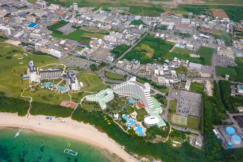 石垣島の市街地と海岸
