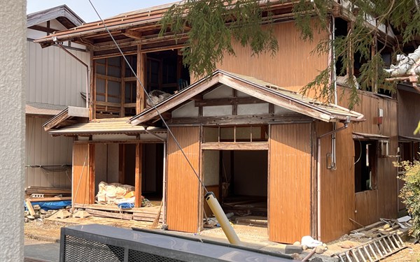 Instagram：建物・外構解体