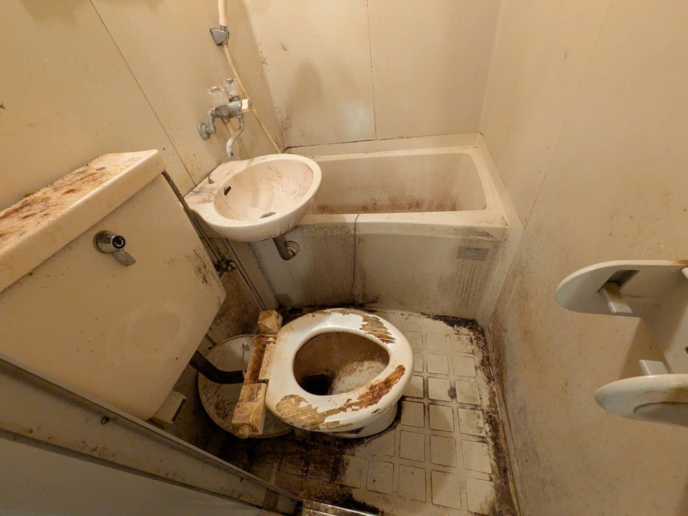 ユニットバス・トイレの清掃（施工前）
