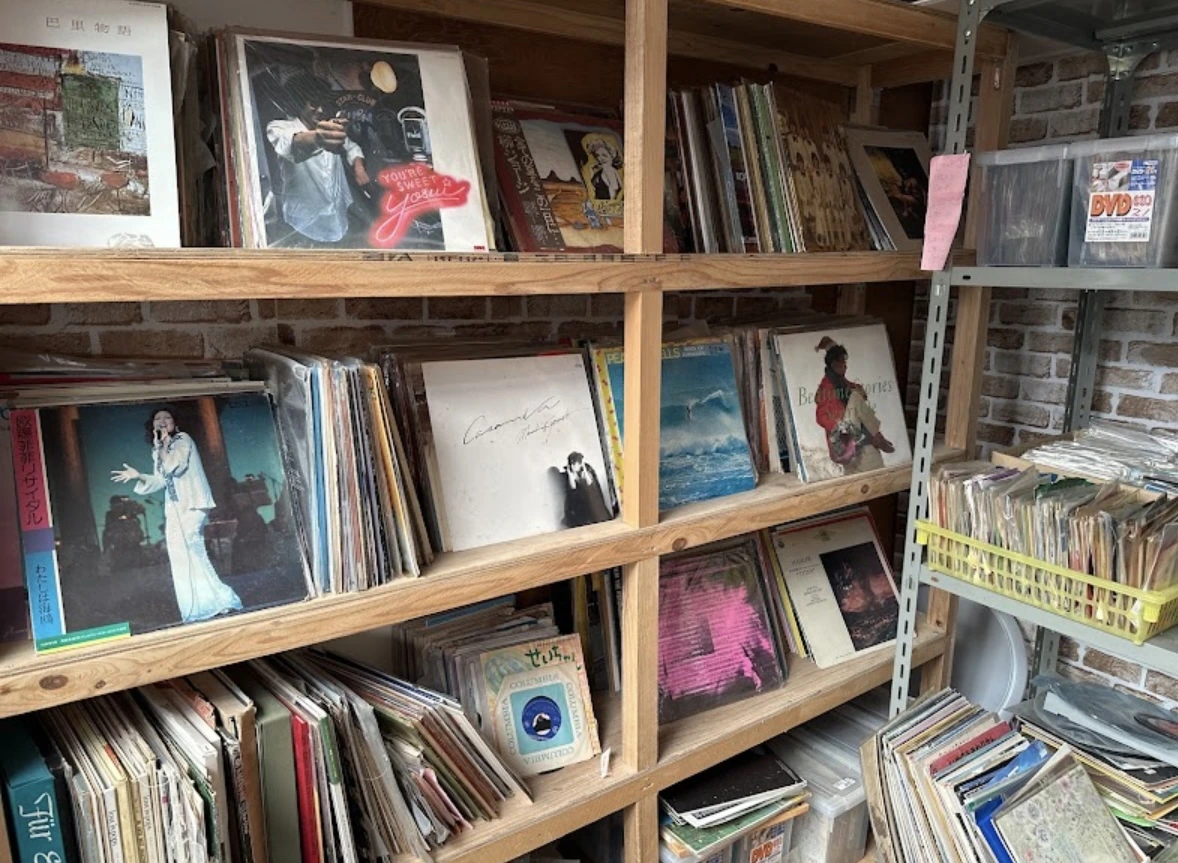 店内に並ぶレコード