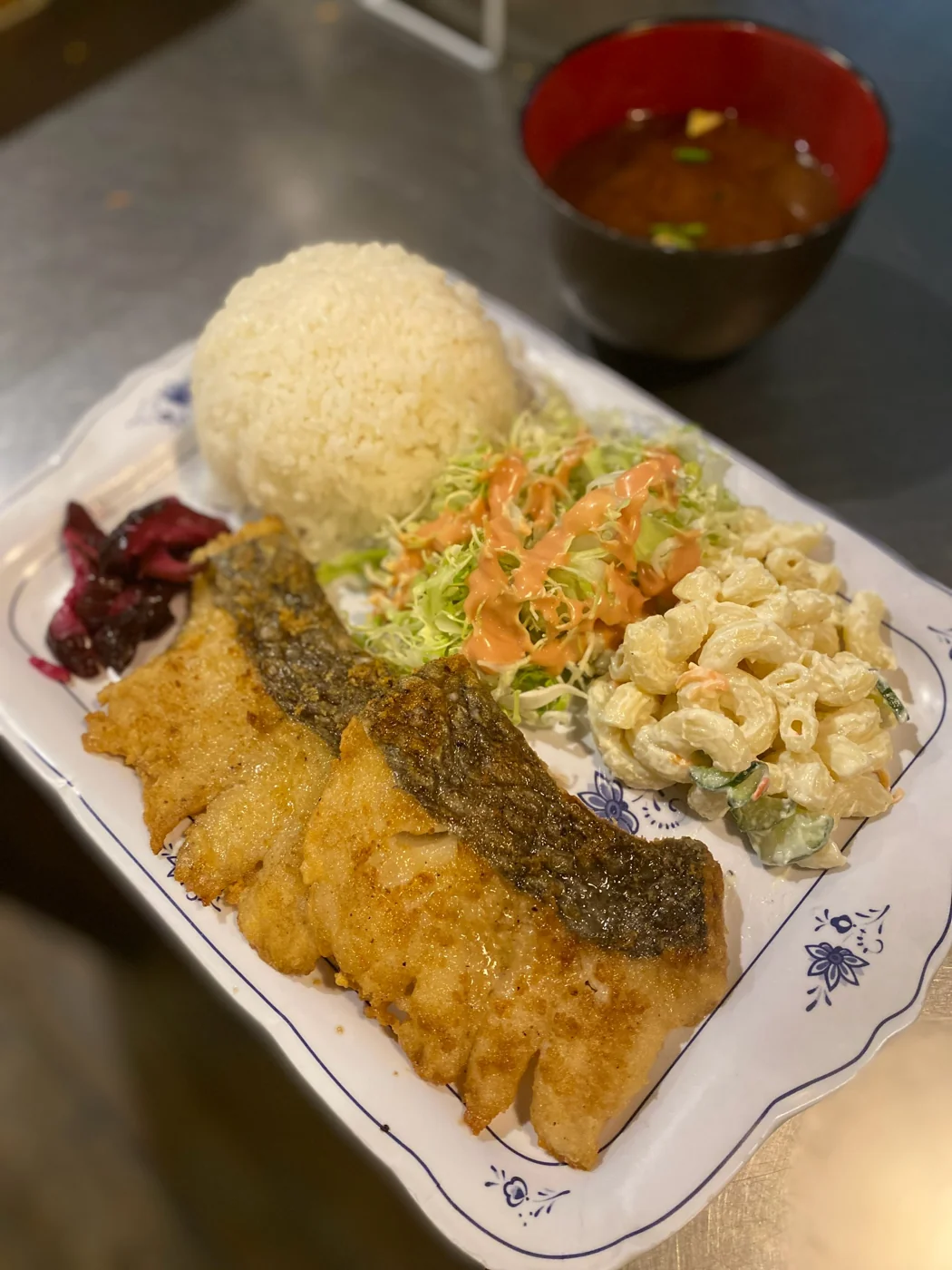①白身魚のバター焼き