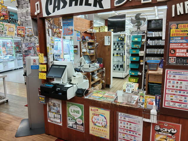 導入事例 那覇マンガ倉庫店　様
