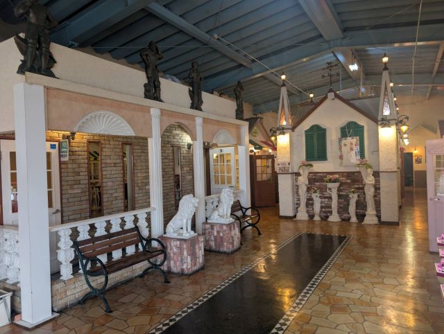 トレヴィ(泡瀬店)